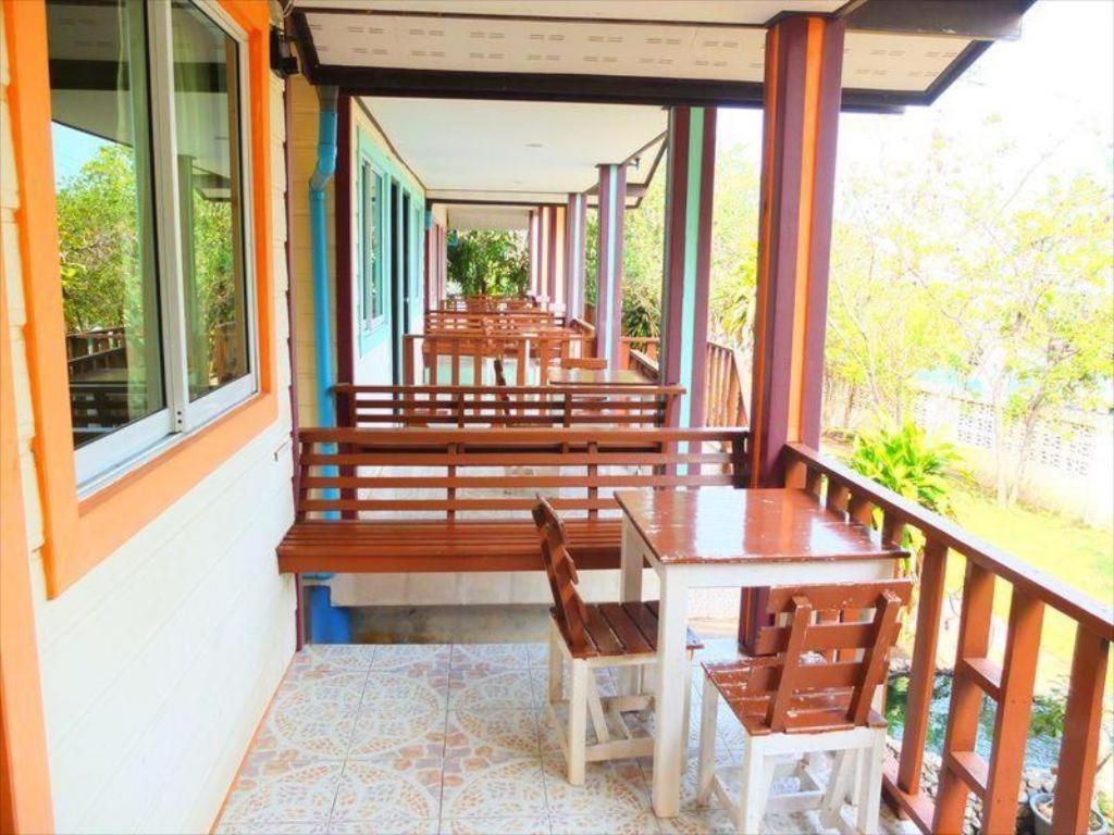 Kanchanaporn Resort Koh Larn Extérieur photo