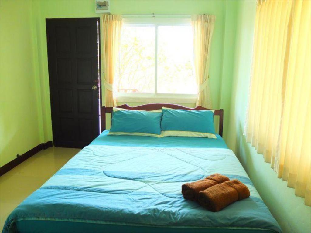 Kanchanaporn Resort Koh Larn Extérieur photo