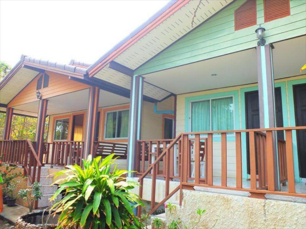 Kanchanaporn Resort Koh Larn Extérieur photo