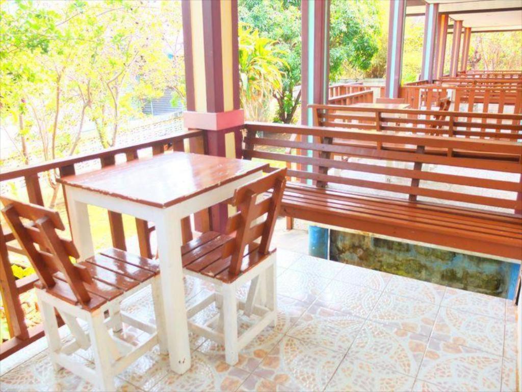 Kanchanaporn Resort Koh Larn Extérieur photo
