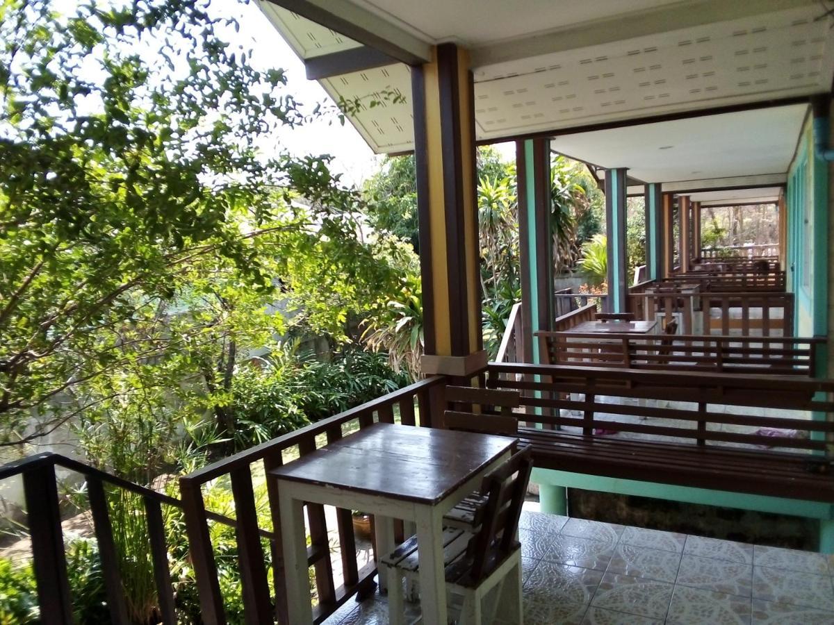 Kanchanaporn Resort Koh Larn Extérieur photo