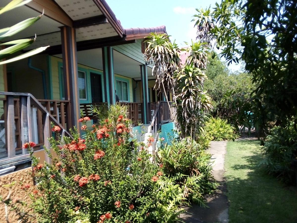 Kanchanaporn Resort Koh Larn Extérieur photo