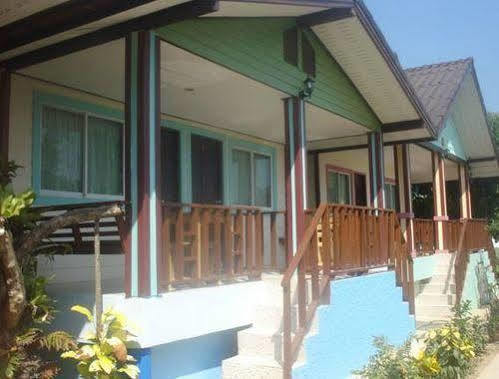 Kanchanaporn Resort Koh Larn Extérieur photo