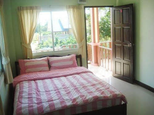 Kanchanaporn Resort Koh Larn Extérieur photo